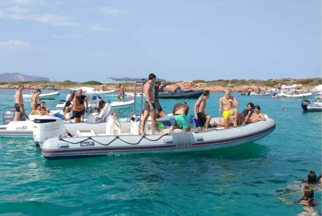 Noleggio Gommone da Budoni nell’Area Marina Protetta di Tavolara – Libertà e Mare