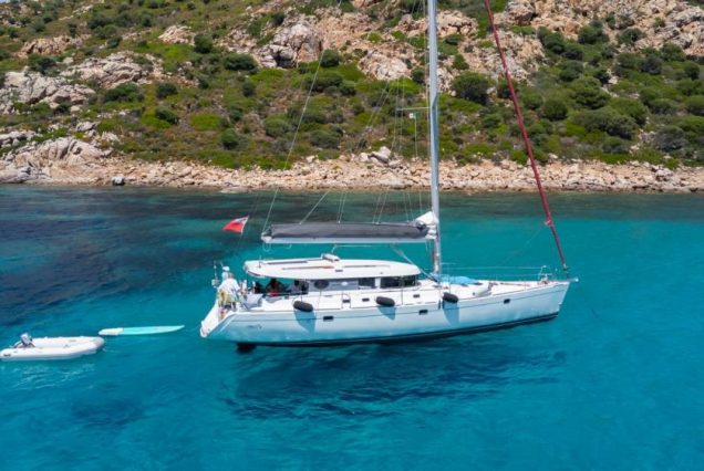 Escursione in Monomarano a Vela per Tavolara e Molara, e ricerca delfini da Golfo Aranci